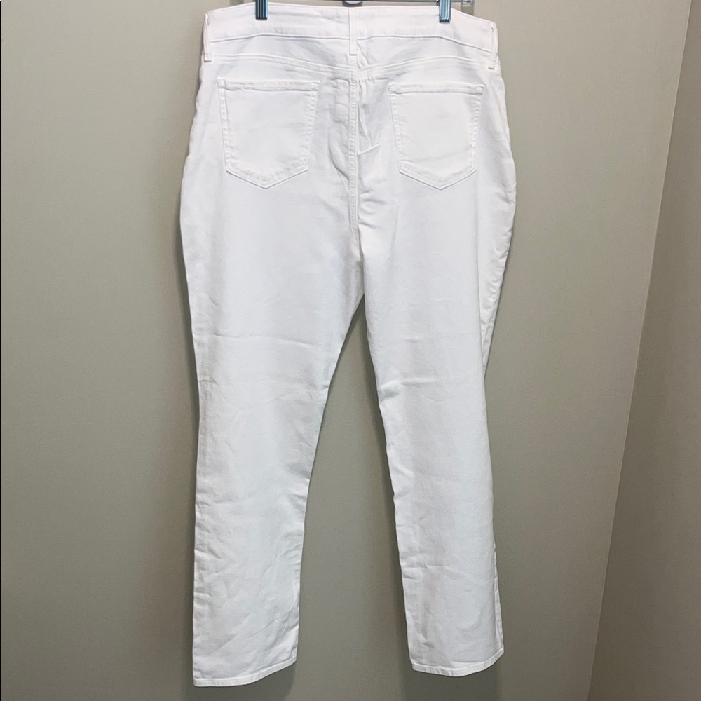 NWOT!   NYDJ Women's Straight Leg White Jeans - Picture 3 of 5